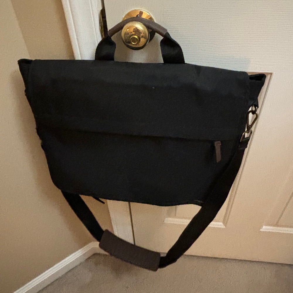 Men’s messenger bag